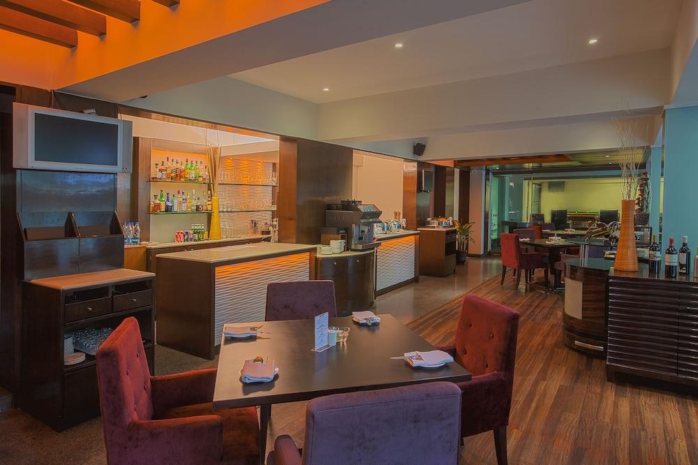 Oakwood Residence Naylor Road Pune Exterior foto