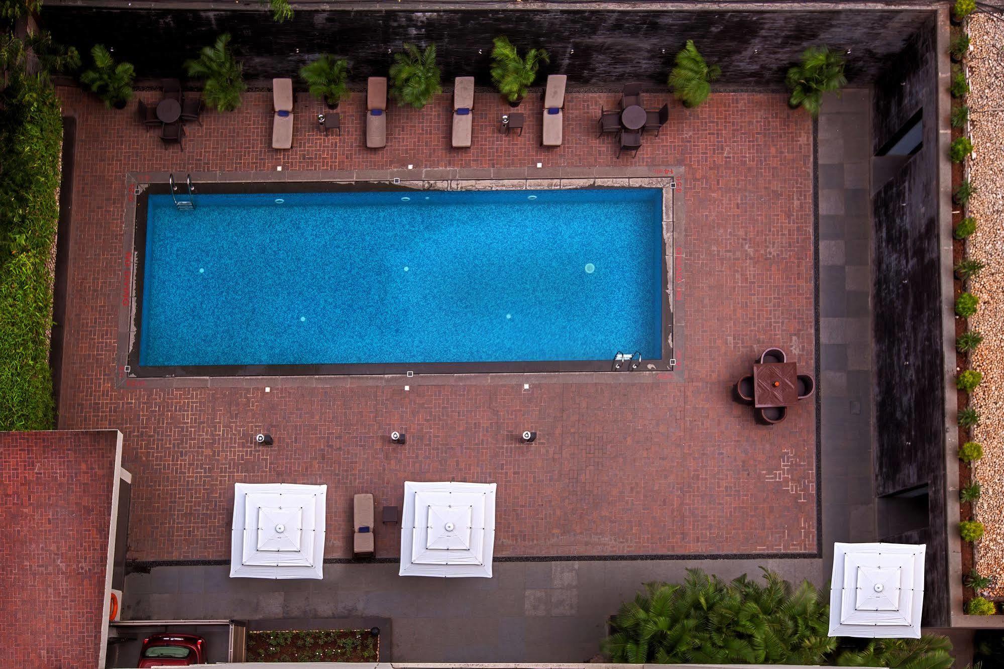 Oakwood Residence Naylor Road Pune Exterior foto