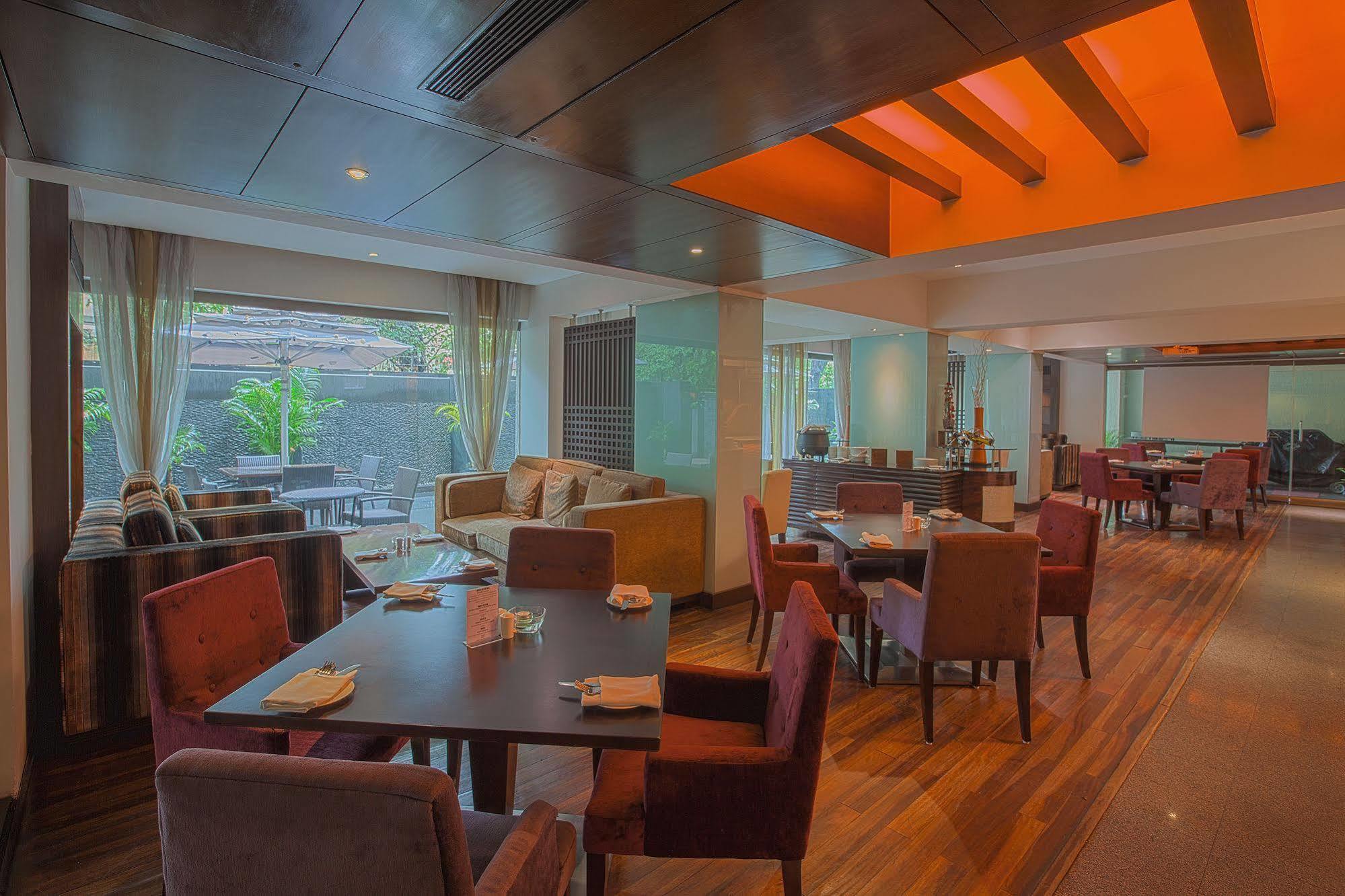 Oakwood Residence Naylor Road Pune Exterior foto