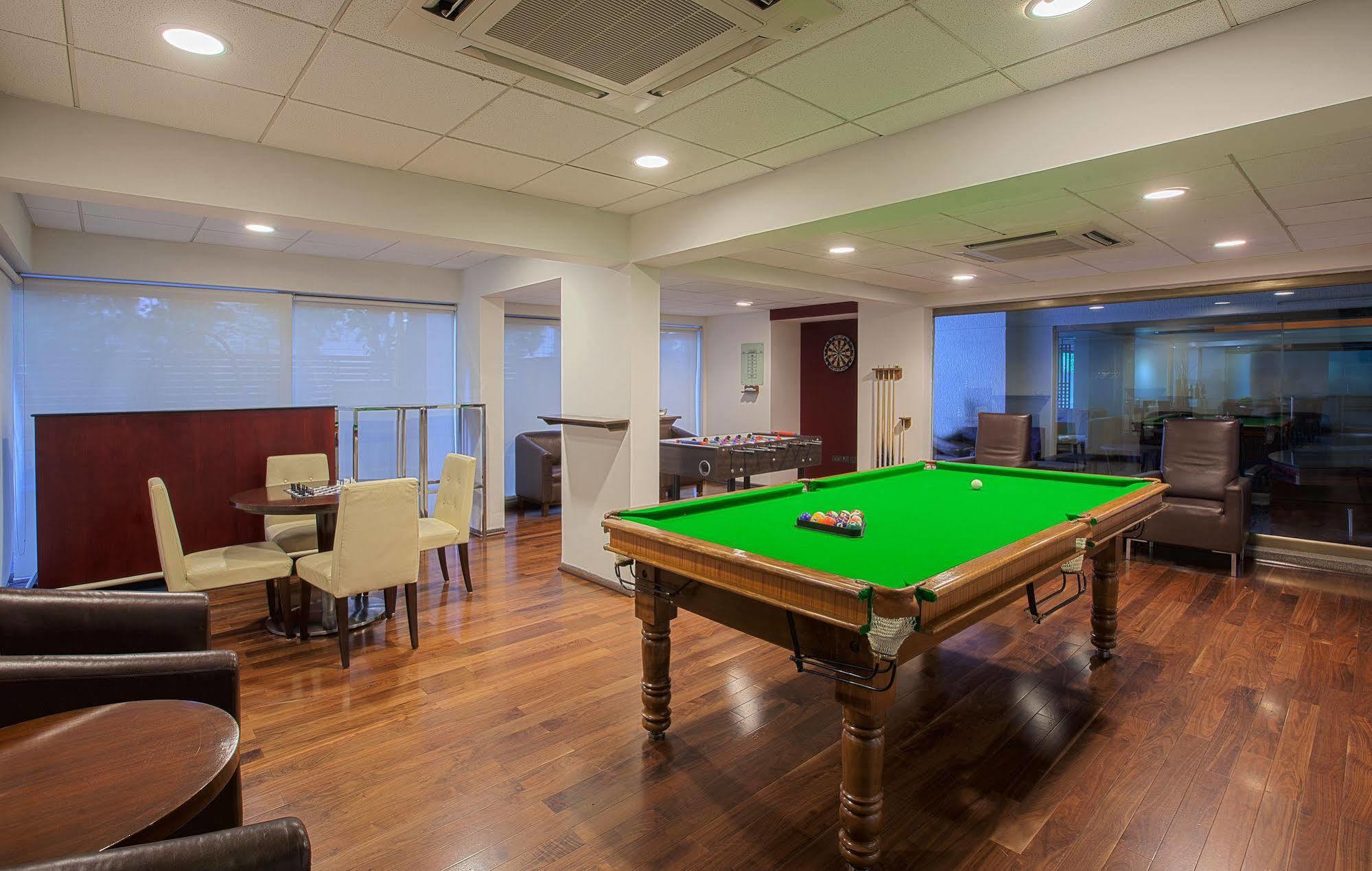 Oakwood Residence Naylor Road Pune Exterior foto